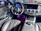 Mercedes-Benz S 63 AMG Coupe Swarowski MagicSky FarhdynamiSitz - : Allradantrieb, Sportwagen