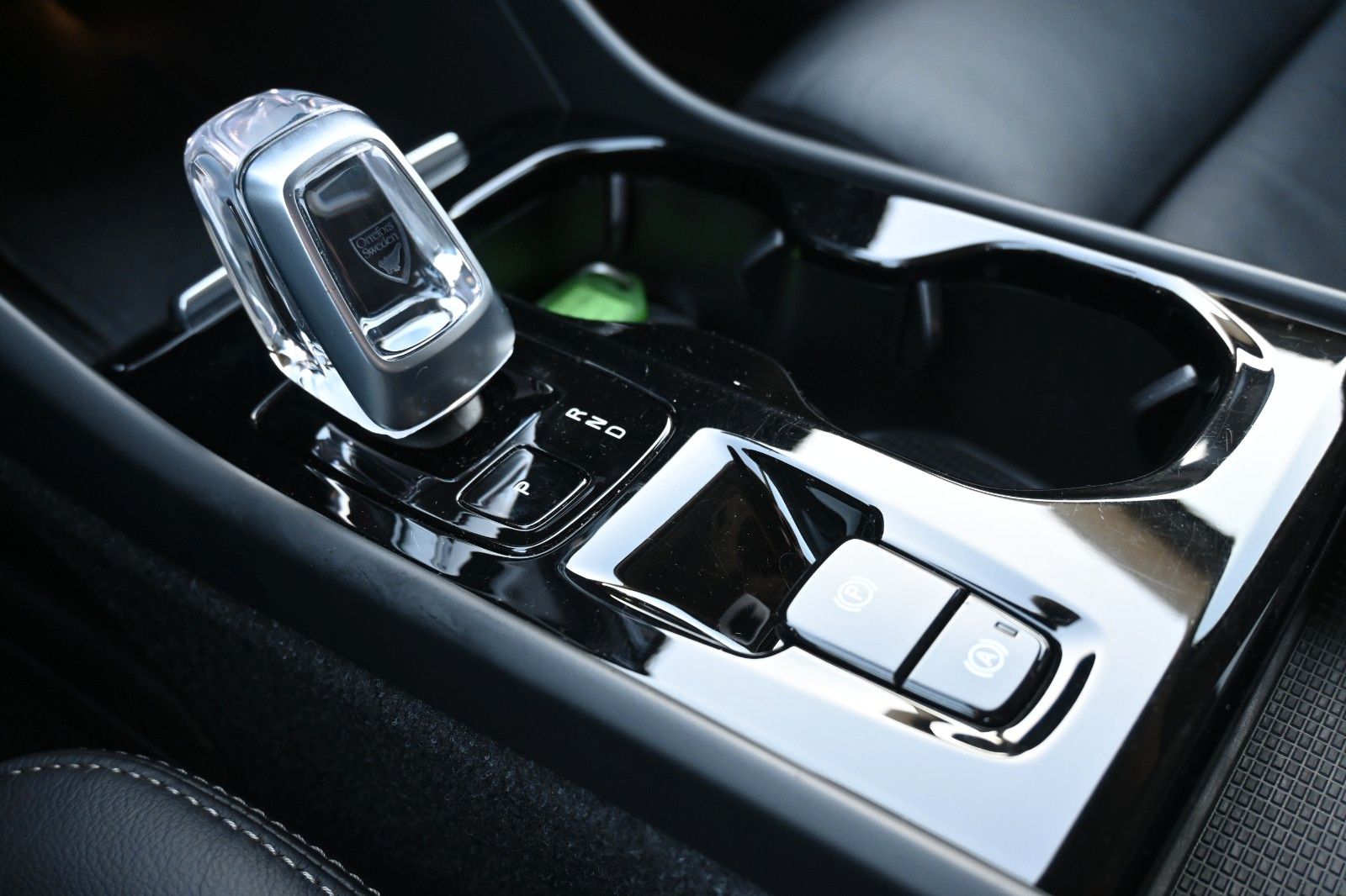 Fahrzeugabbildung Volvo XC40 T5 Recharge Plus Dark*H&K*BLIS*RFK