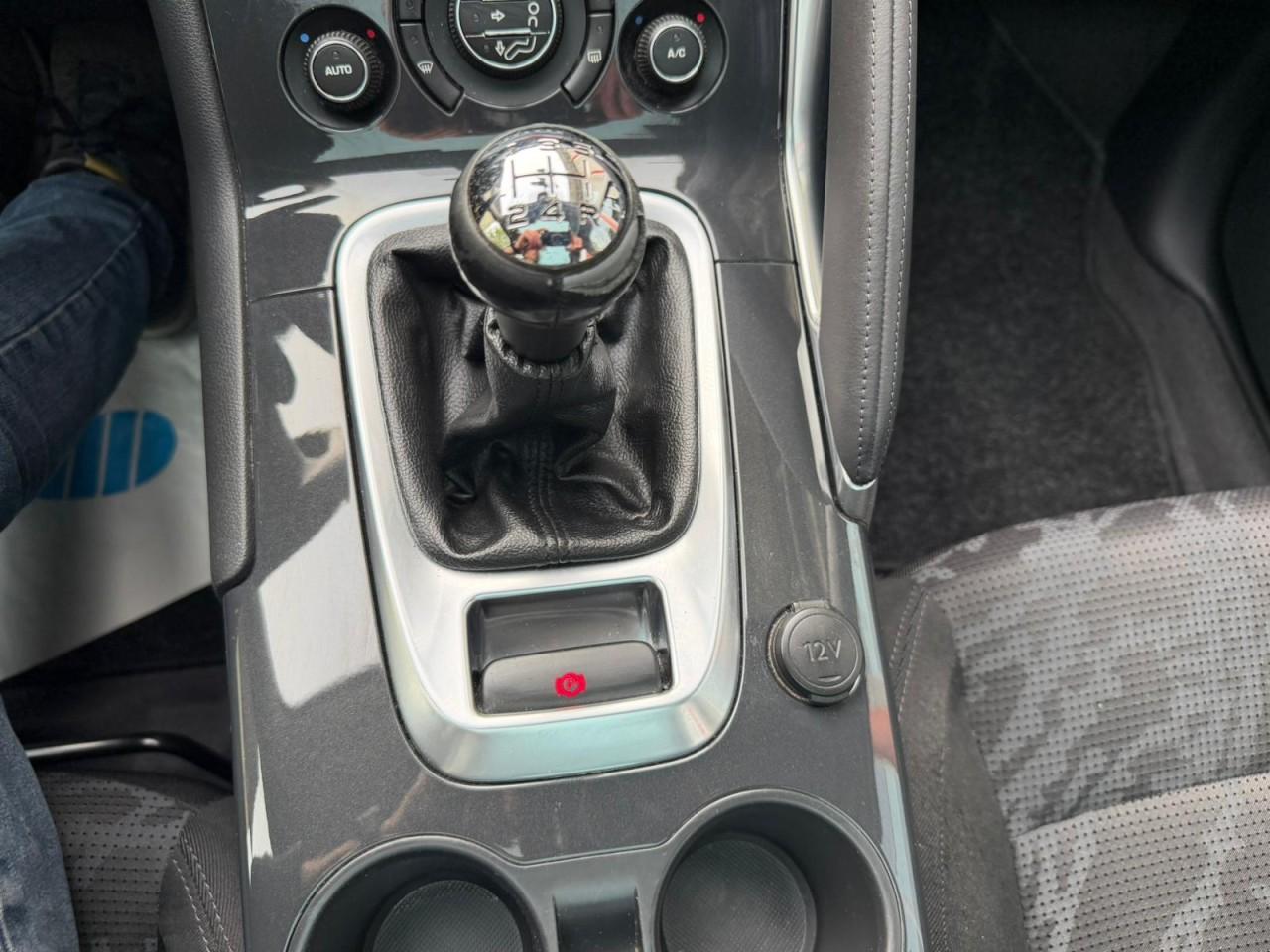 Peugeot 3008 Premium Klima Einparkhilfe Panoramadach
