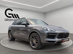 PORSCHE Cayenne 3.0L V6 E-Hybrid Super Ausstattung