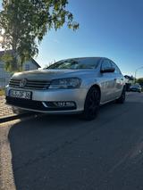 Volkswagen Passat 2.0 TDI 4MOT Comfortline BlueMotion T... - Volkswagen Passat aus 2012 mit Diesel-Antrieb: Limousine