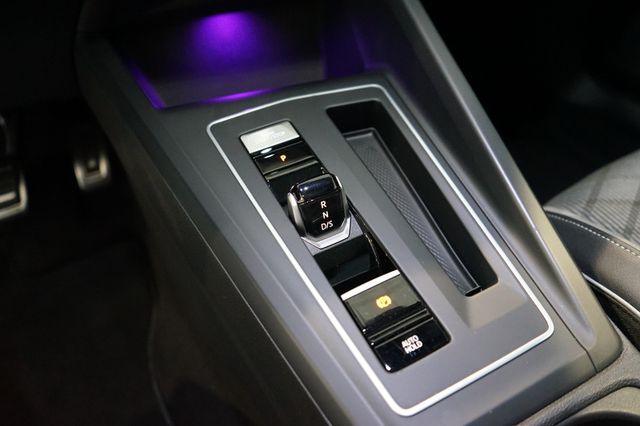 Volkswagen Golf 2.0 TDI R-Line | Pano | Matrix | Navi | ACC Volkswagen Golf 2.0 TDI R-Line | Pano | Matrix | Navi | ACC