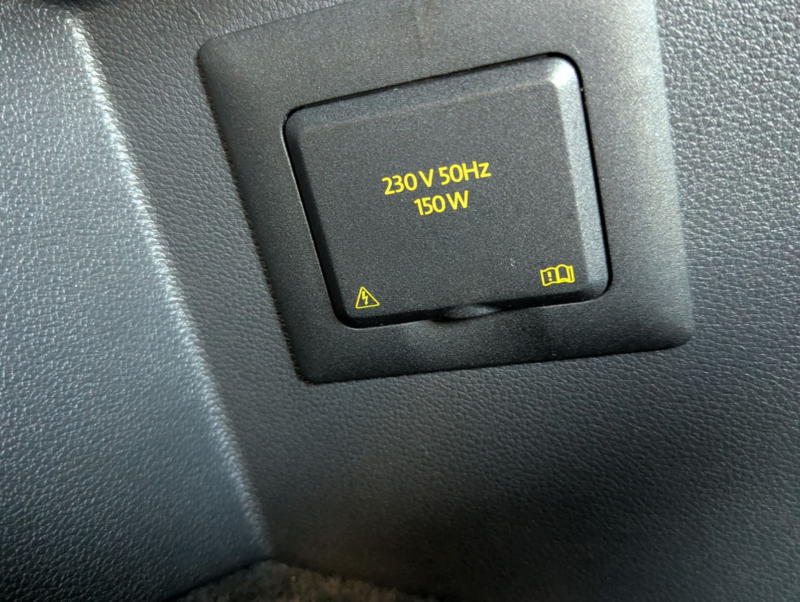 VW Tiguan 2.0 TDI DSG R-Line Matrix Pano HUD AHK 20 - Image 23