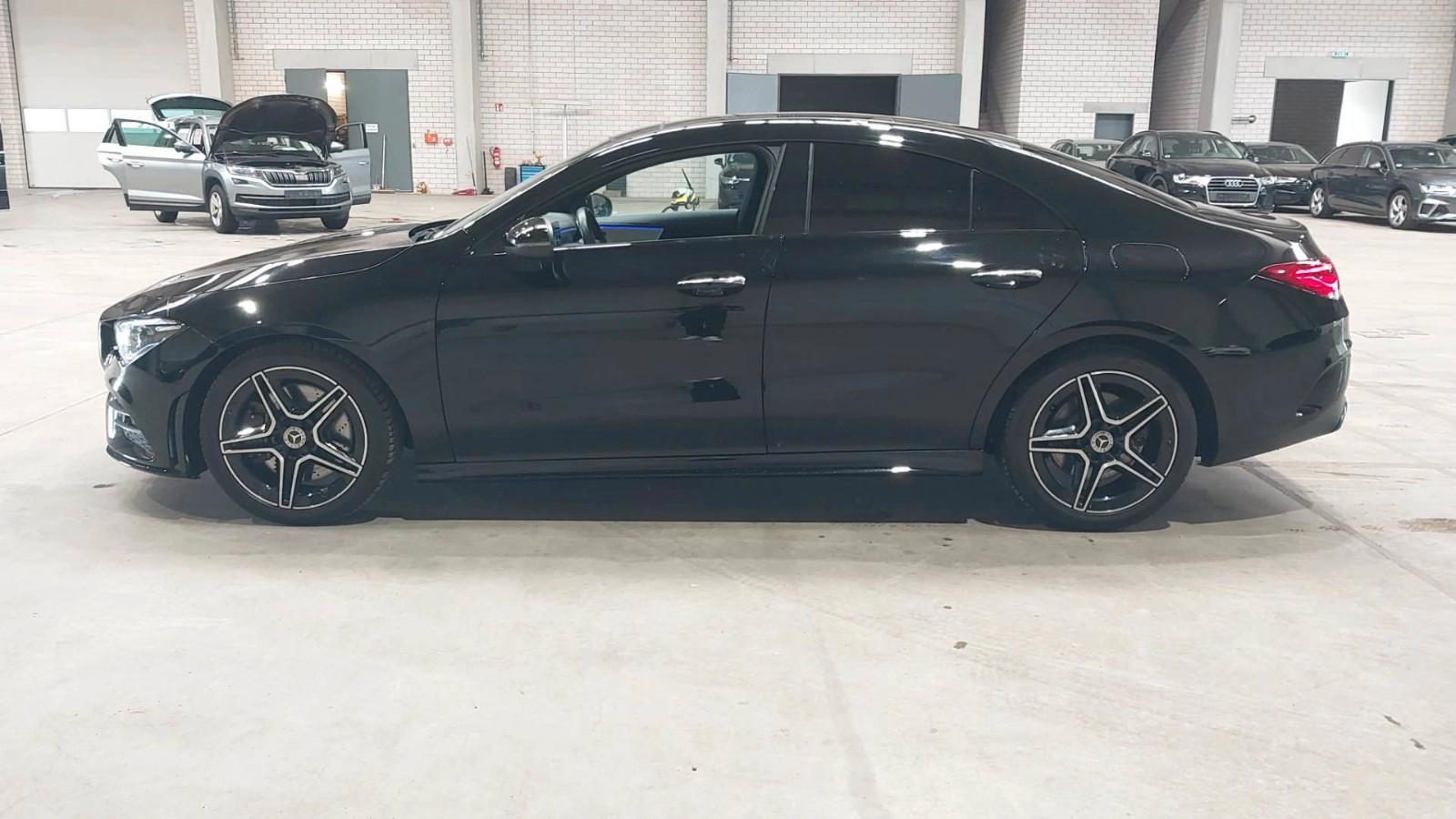 Mercedes-Benz CLA 250 AMG Night-Paket Pano Navi LED Kamera SHZ
