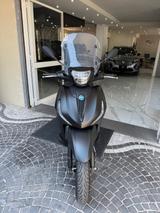 Piaggio Beverly 300 i.e. Deep Black - Angebote