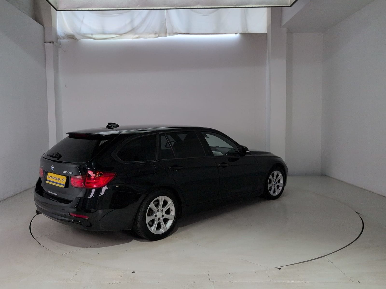 Fahrzeugabbildung BMW 320 d Touring xDrive * Leder * Bi- Xenon