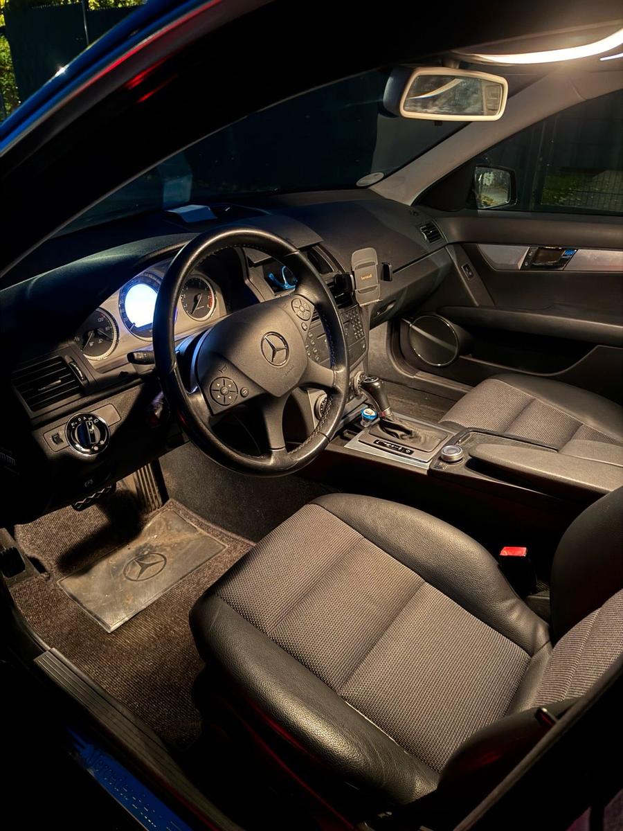 Mercedes-Benz C180 2009 — photo 13