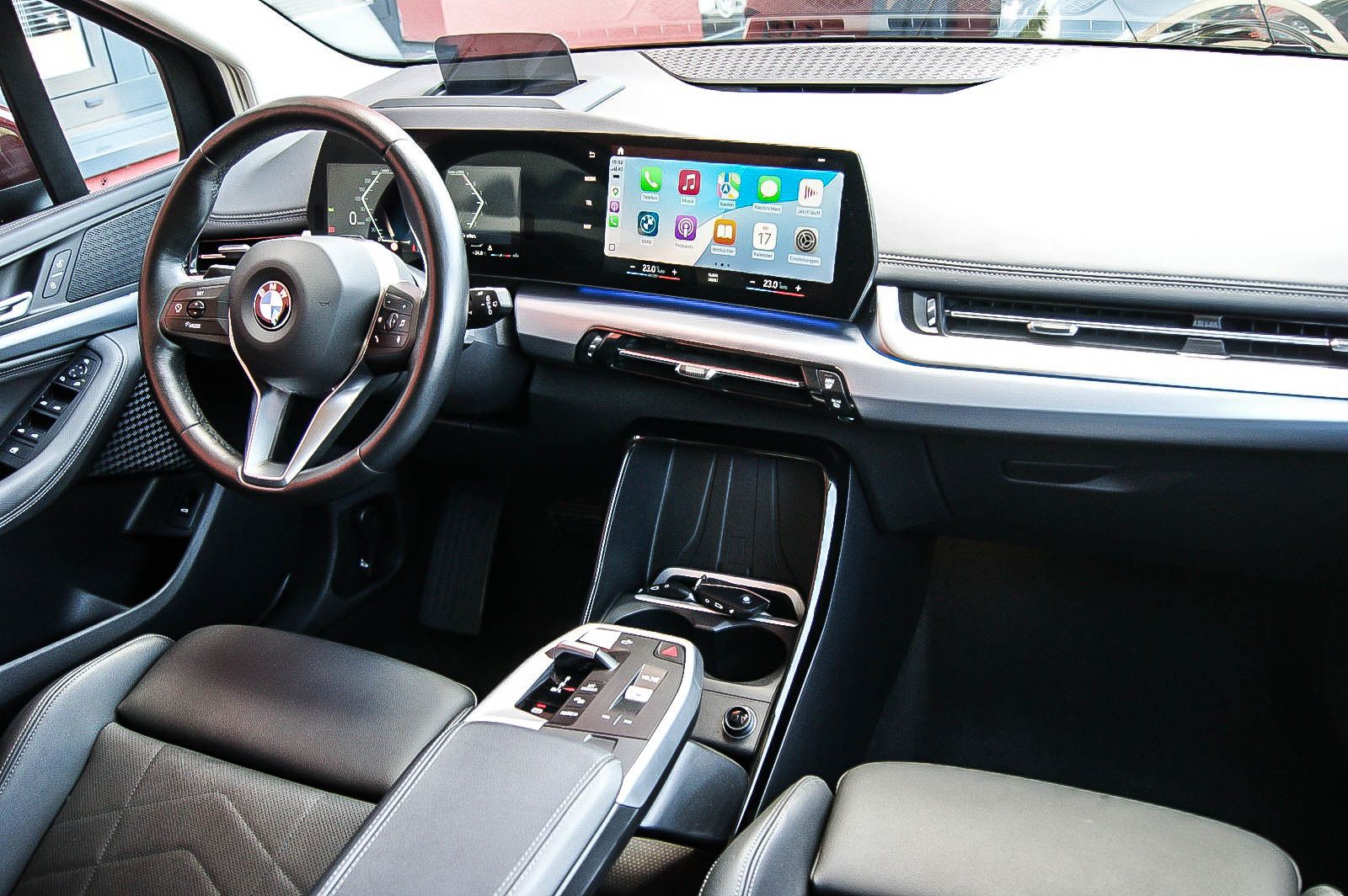 Fahrzeugabbildung BMW 223 Active Tourer i xDrive LEDER HEAD-UP SPORT 4