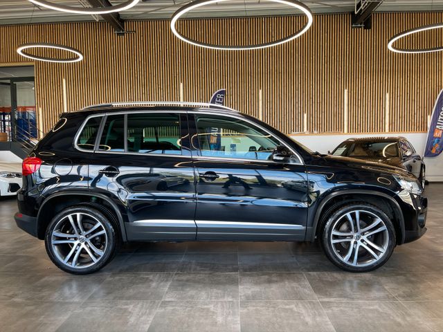 Volkswagen Tiguan Sport & Style 4Motion *NAVI*AHK*XENON*RFK