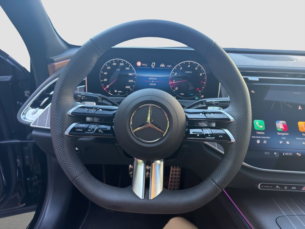 Fahrzeugabbildung Mercedes-Benz E 200 4MATIC Limousine AMG Line*HUD*Pano Dach