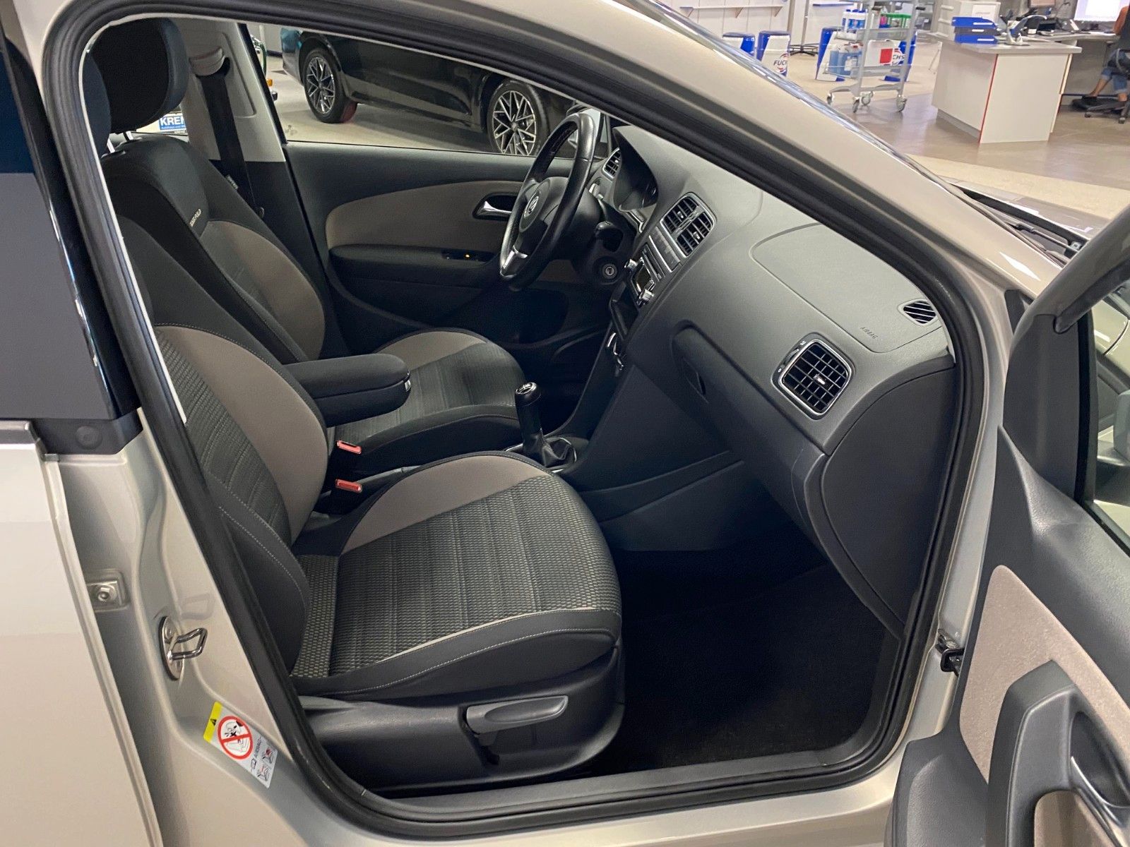 Fahrzeugabbildung Volkswagen Polo 1.2 TSI CrossPolo 1.Hand+17"Alu+CHECKHEFT++