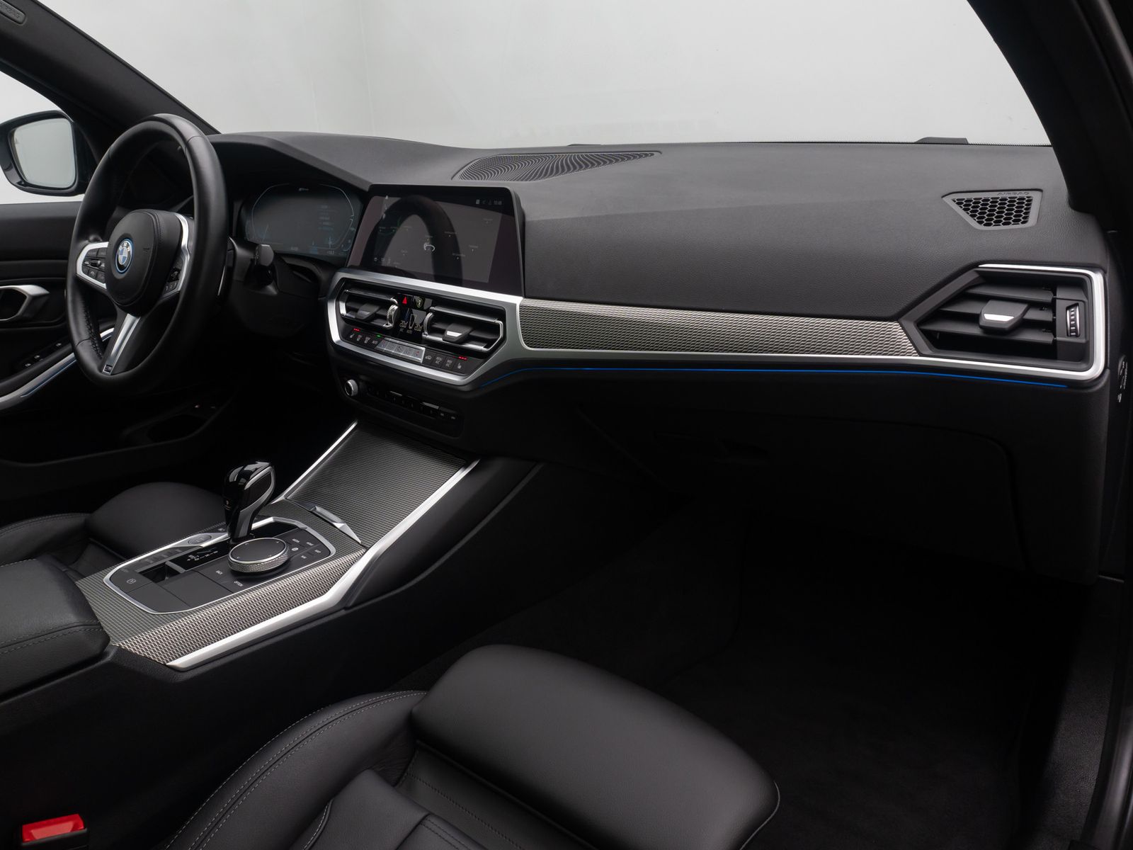 Fahrzeugabbildung BMW 330e M Sport DAB Laser HUD AHK Kamera Panorama