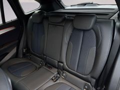 Fahrzeugabbildung BMW X1 20d xDrive M Sport NAVI KEYLESS HIFI 19'