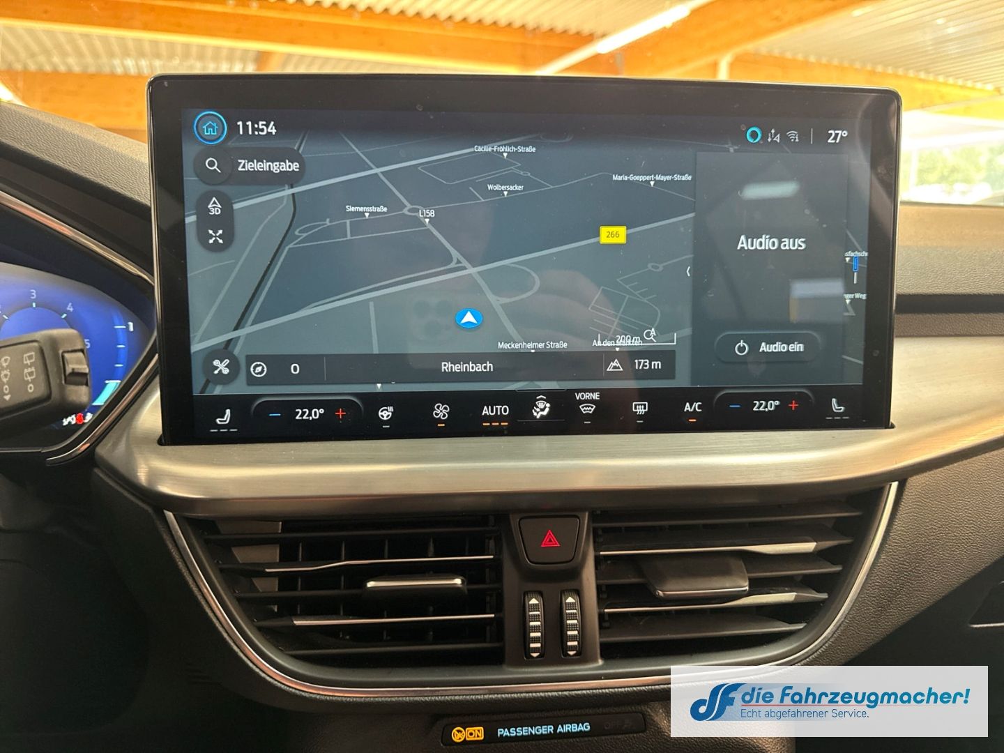 Fahrzeugabbildung Ford Focus Turnier Titanium X Sportpaket Navi Digital