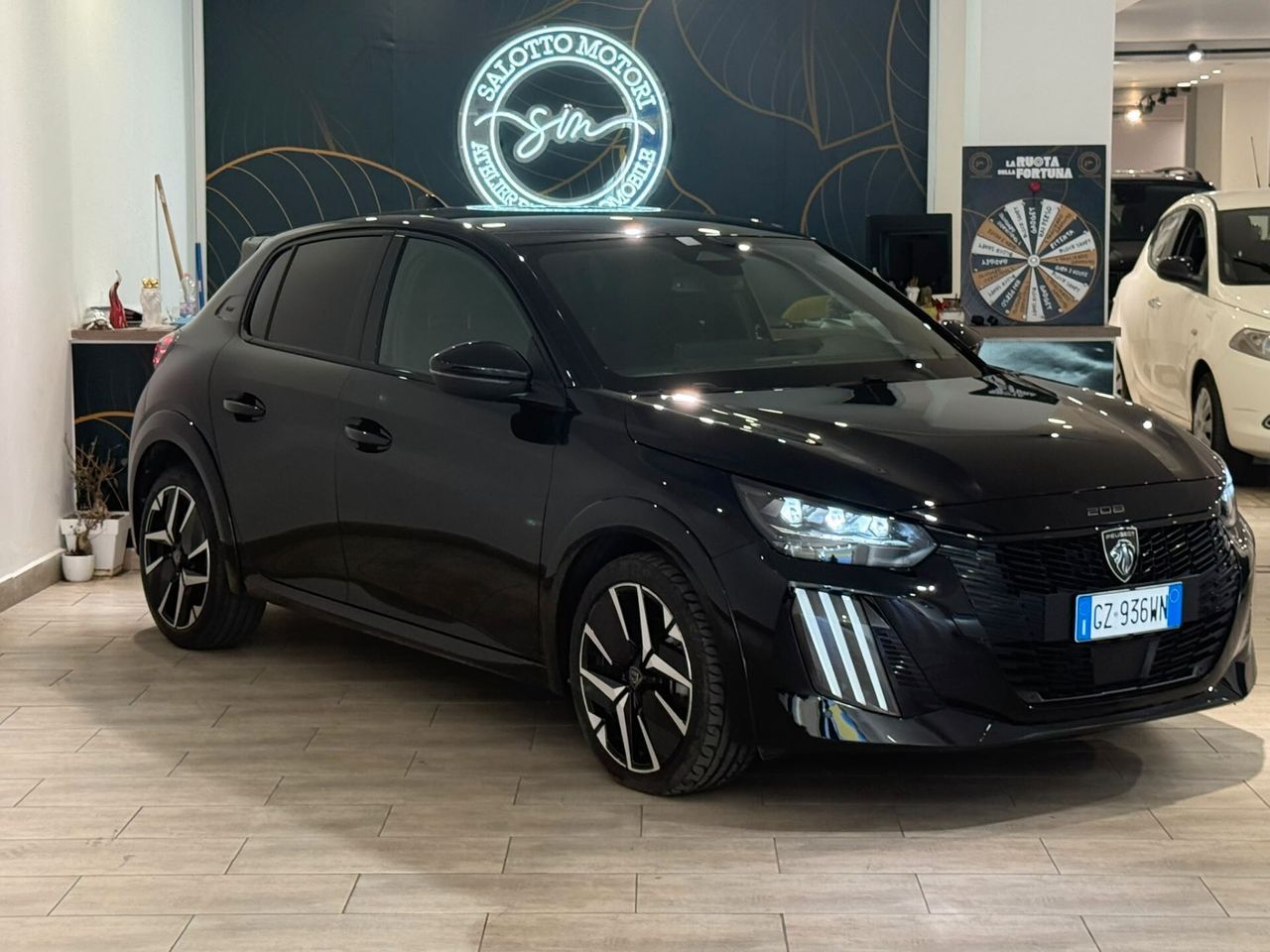 Peugeot 208 hybrid/benzina 2025 14.000 km