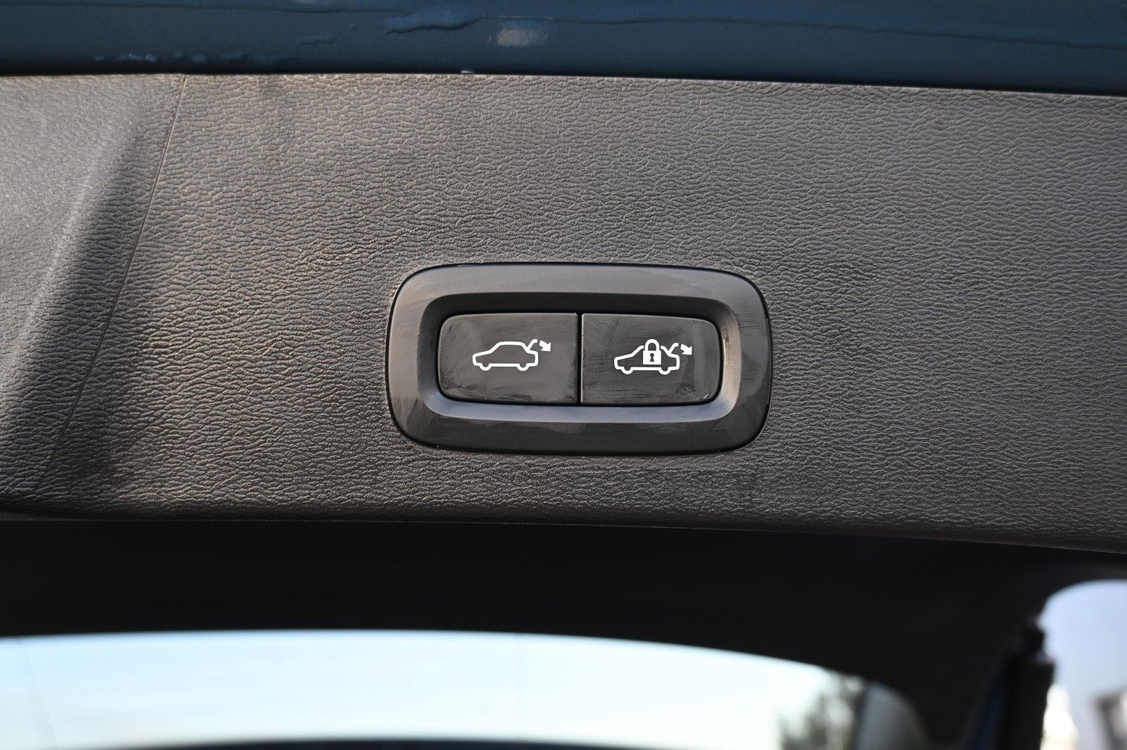 Fahrzeugabbildung Volvo XC40 B3 DKG Plus Dark*360°*PANO*ACC