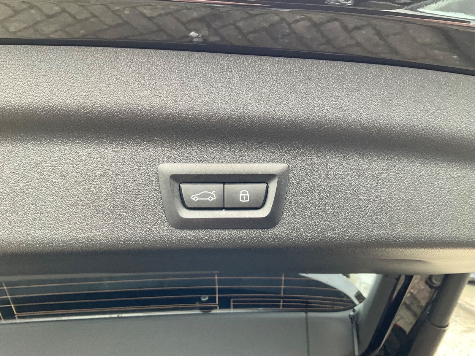 Fahrzeugabbildung BMW X1 sDrive20i,M Sport,AHK,Kamera,Navi,Panorama