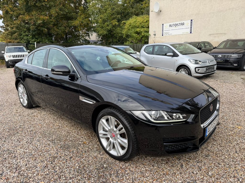 Jaguar XE 20d 180PS Automatik*Leder*Navi*Xenon