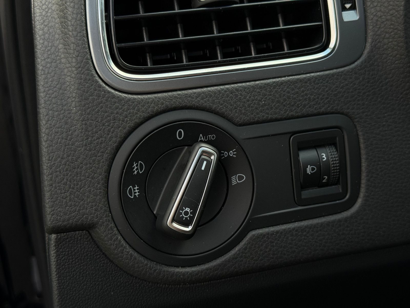 Fahrzeugabbildung Volkswagen Polo V Allstar 1.4 TDI Start-Stopp GRA Navi SHZ