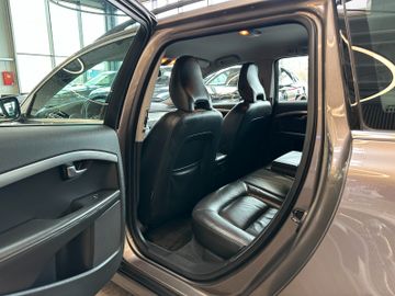 Volvo V70 Kombi Momentum *Leder*