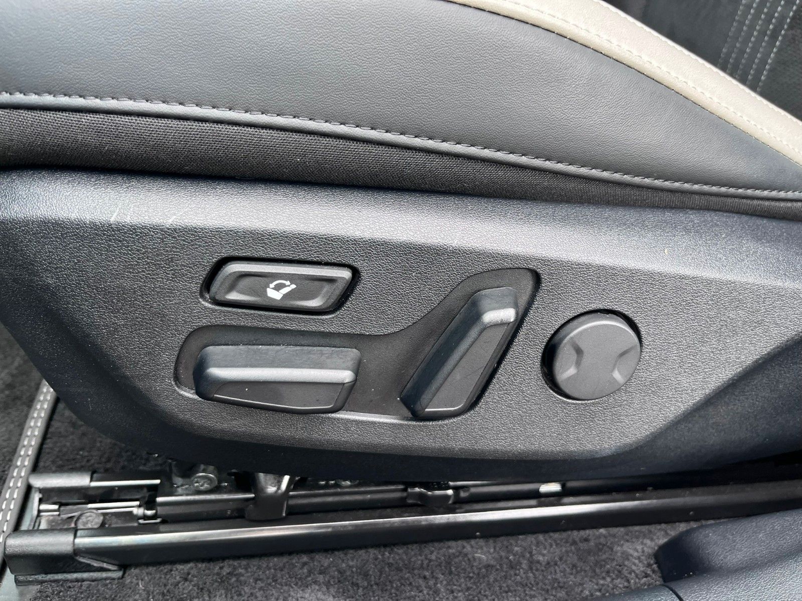 Fahrzeugabbildung Kia EV6 GT-Line 4WD 325PS 360' Kamera Pano uvm.