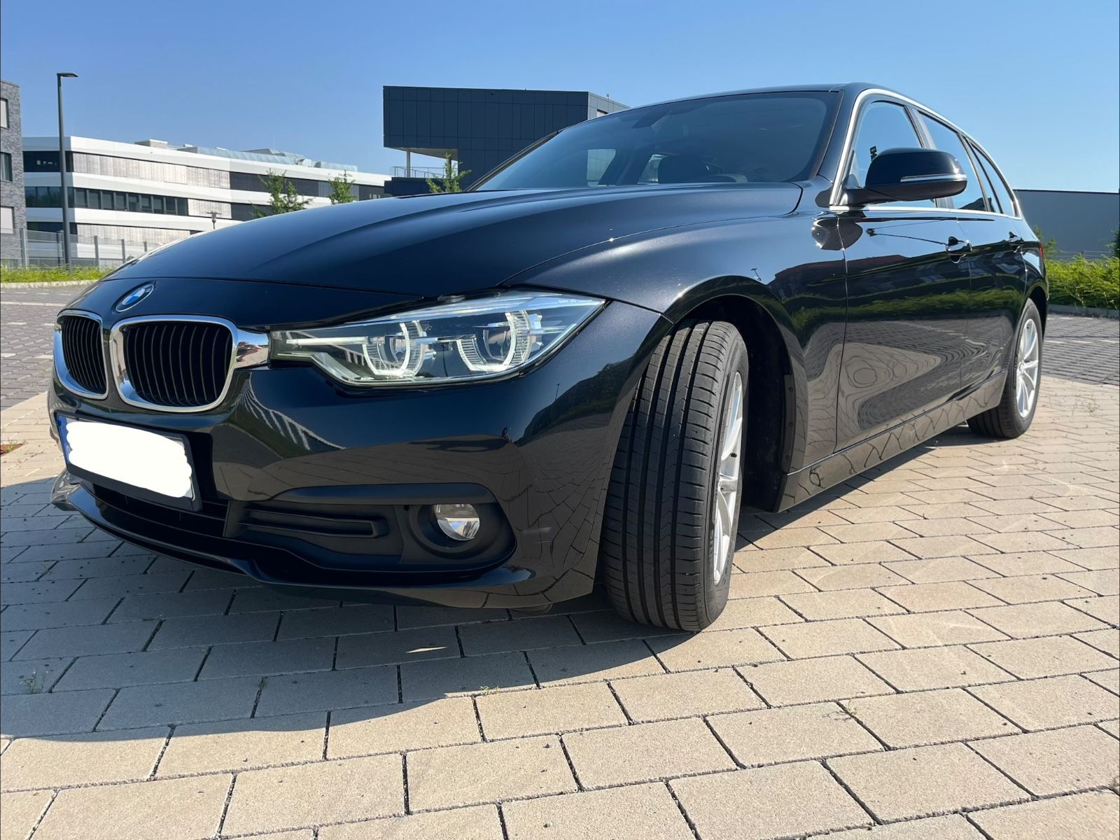 BMW 320d Eff.Dyn / LED / AHK / Navi / Tüv 07-2027