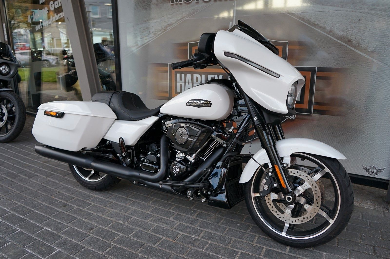 Fahrzeugabbildung Harley-Davidson Street Glide 117 FLHX MY25 - EX Demo