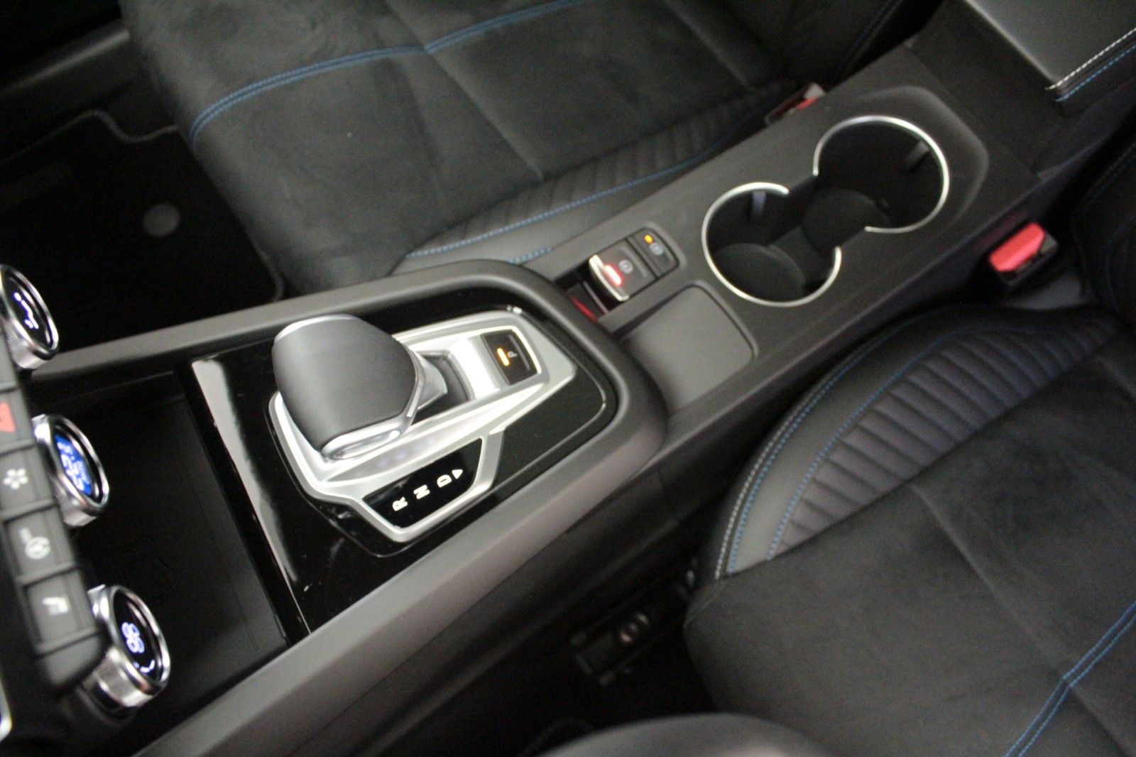 Fahrzeugabbildung Renault Arkana Mild Hybrid 160 EDC Esprit Alpine*15052*