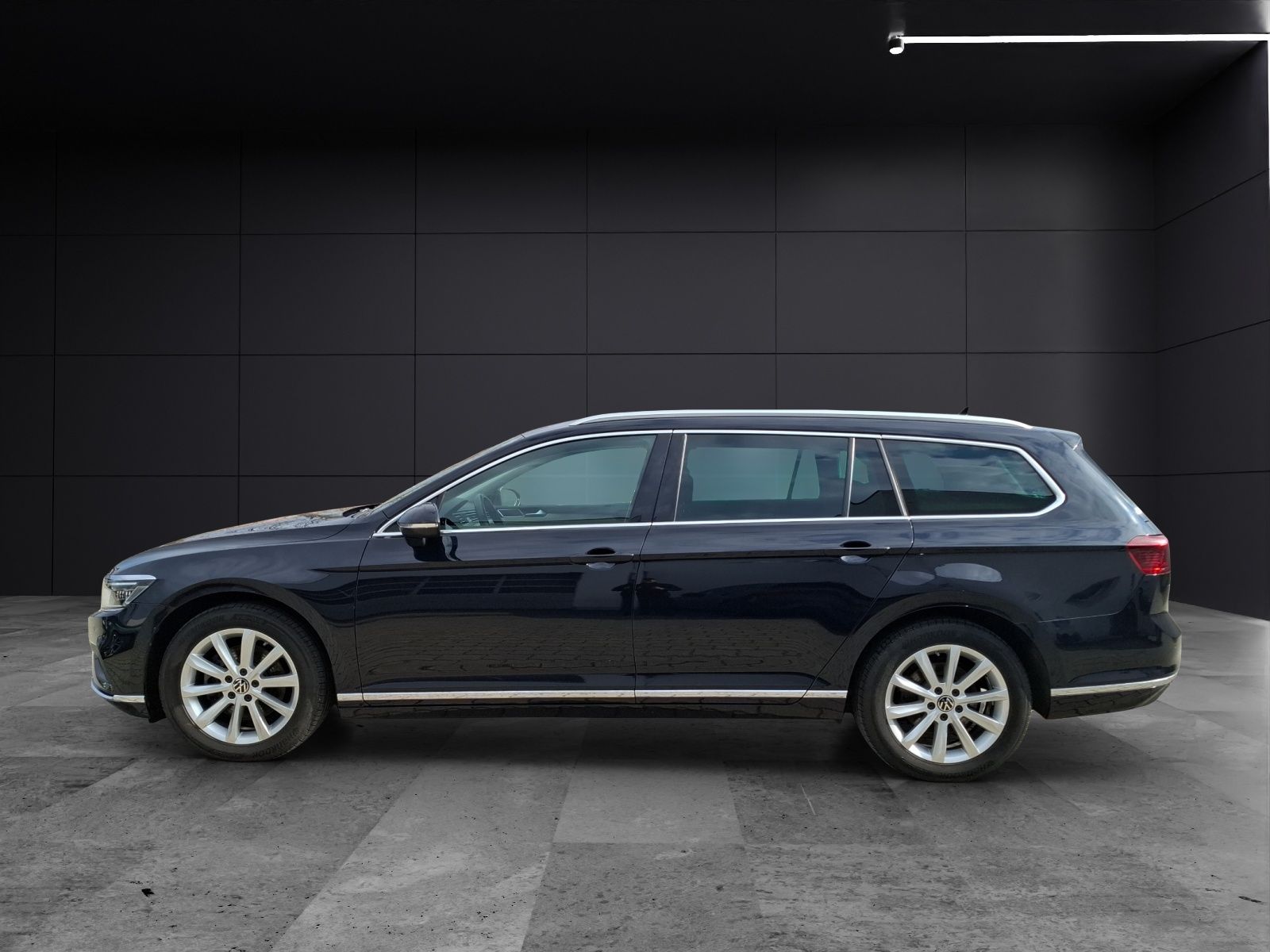 Fahrzeugabbildung Volkswagen Passat Variant TDI Elegance DSG Matrix AHK Navi