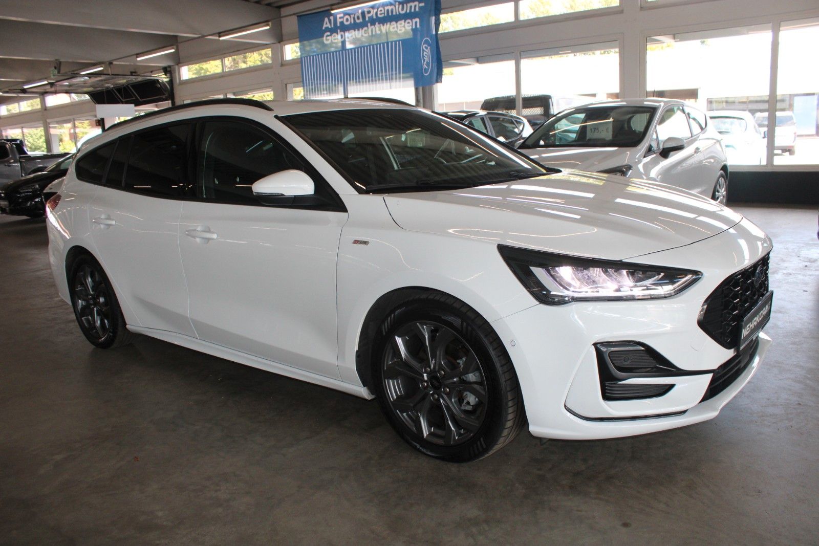 Fahrzeugabbildung Ford Focus ST-Line Aut. LED ACC BLIS WinterPaket uvm.