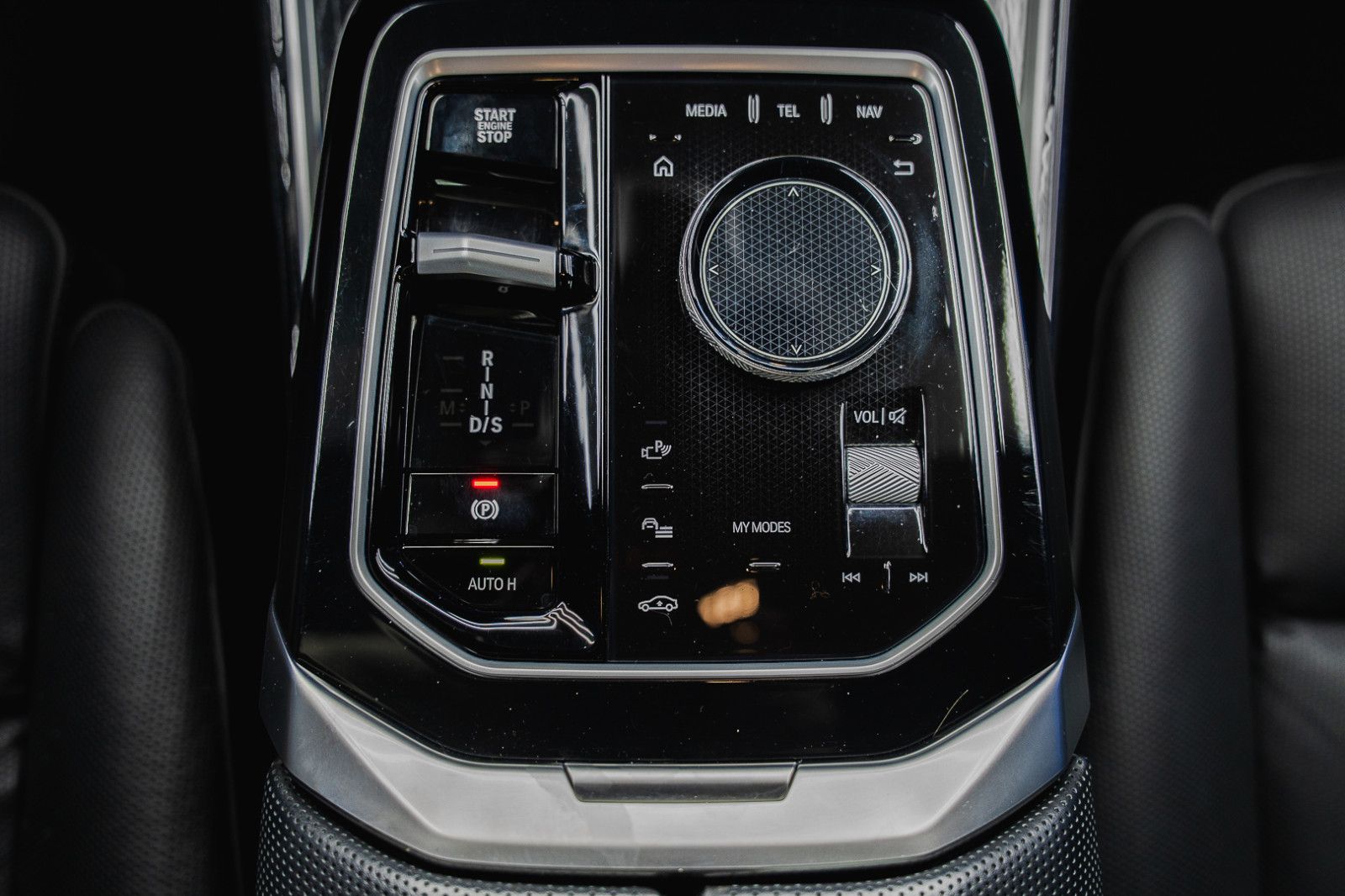 Fahrzeugabbildung BMW 740 d xDrive *M Sport Pro*Iconic Glow*Theater TV