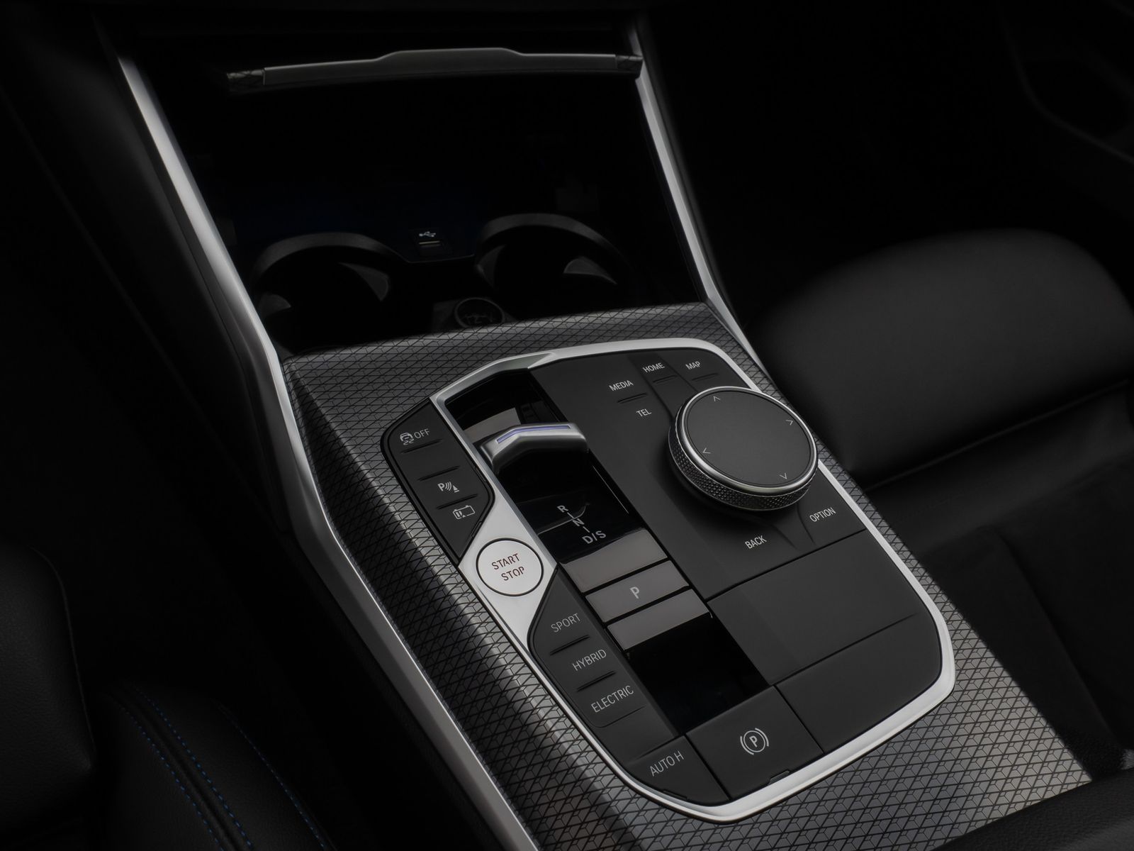 Fahrzeugabbildung BMW 330e xD M Sport Panorama Kamera HUD DAB H/K AHK