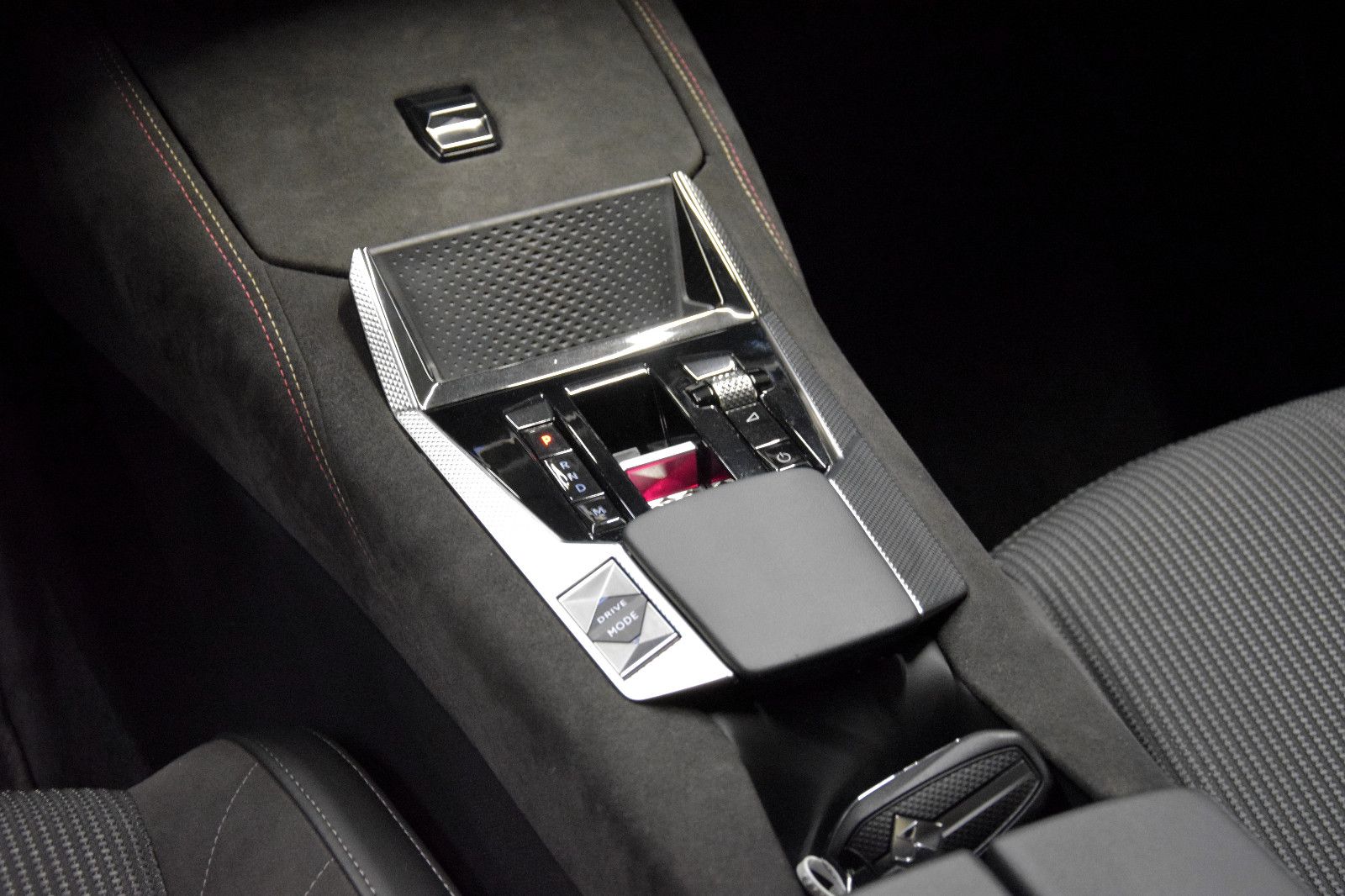Fahrzeugabbildung DS Automobiles DS4 Performance Line Kamera Sitzheizung
