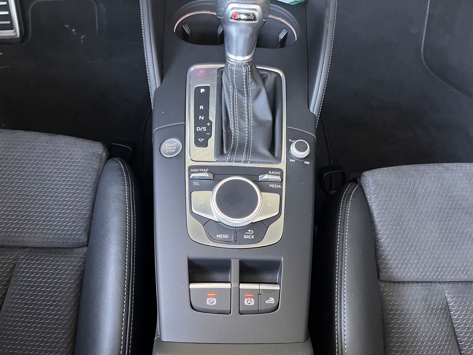 Fahrzeugabbildung Audi A3 Cabriolet S-Line AHK LED NAVI