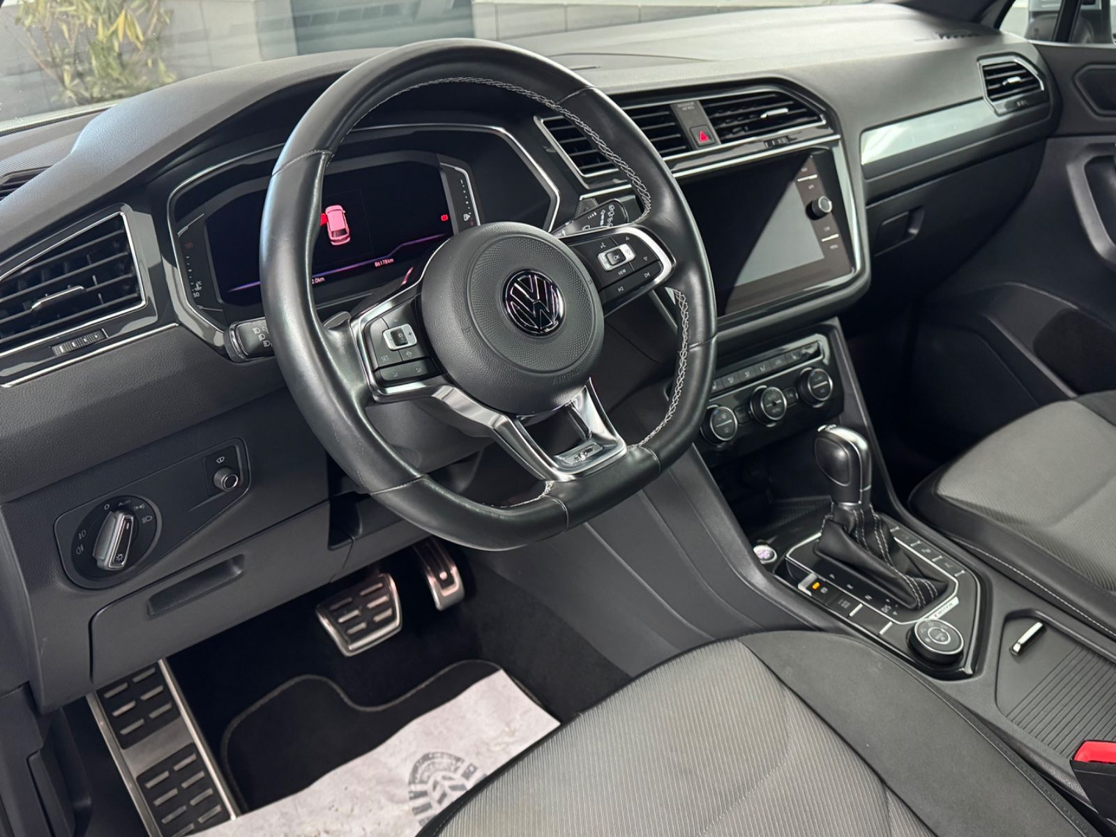 Volkswagen Tiguan Allspace R-Line 4Motion 2.0TSI AHK 360 foto 11