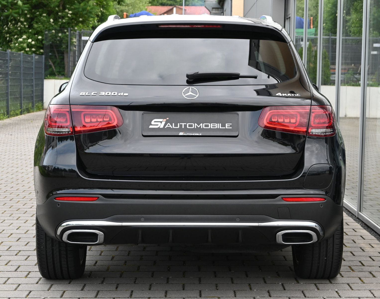 Fahrzeugabbildung Mercedes-Benz GLC 300 de 4MAT. AMG LINE °ACC°HEAD-UP°MEMORY°