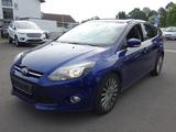 Ford Focus Lim. Titanium *Navi + PDC + Schiebedach - gebrauchte Ford Limousine