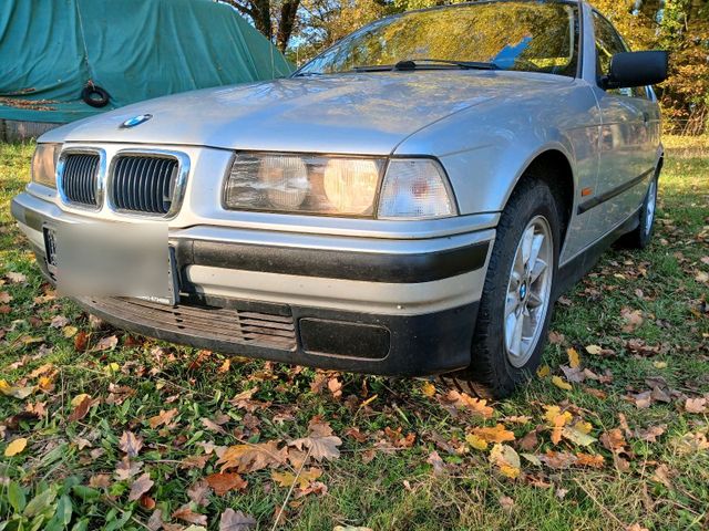 BMW Bmw e 36 compact mit 122000 km und neuem tüv