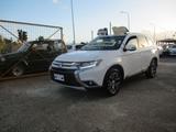Mitsubishi Outlander 2.2 DI-D 4WD Instyle Plus N - Mitsubishi Outlander Kombi Gebrauchtwagen