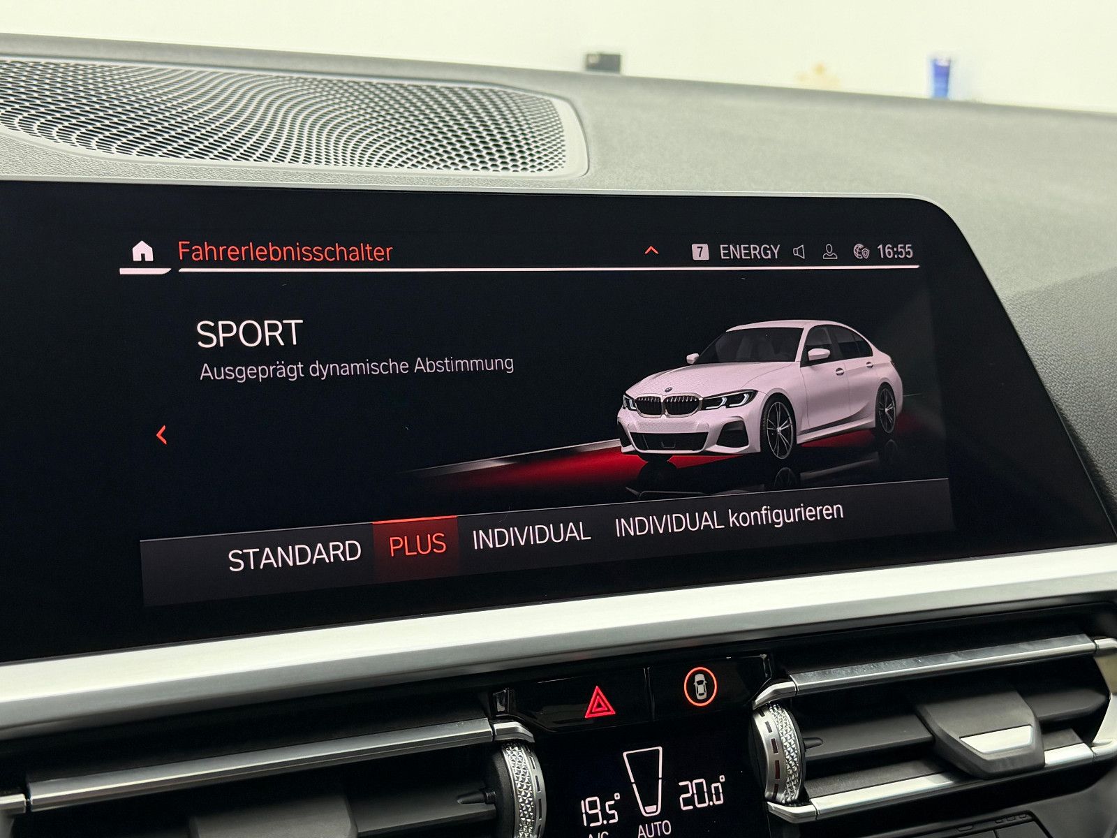 Fahrzeugabbildung BMW 330i xDrive M-SPORT/HUD/DE-FZG/HiFi/LIVE CO/2.HD