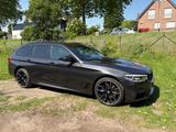BMW 530d xDrive Touring M-Paket Pano AHK HUD  - BMW 530 Gebrauchtwagen in Hamburg