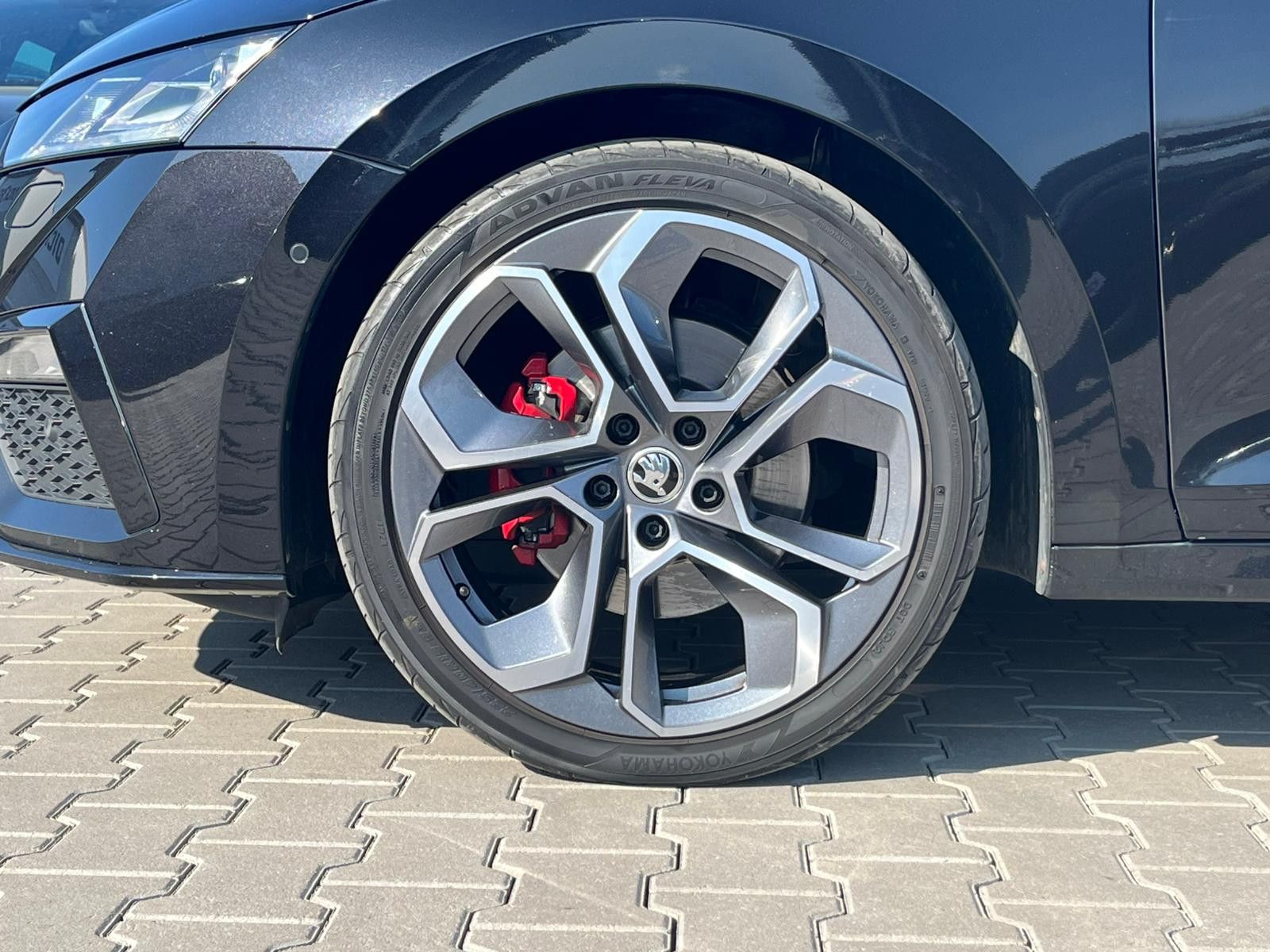Fahrzeugabbildung SKODA Octavia 2.0 TDI RS DSG AHK*LED*19"HUD*KAMERA*ACC