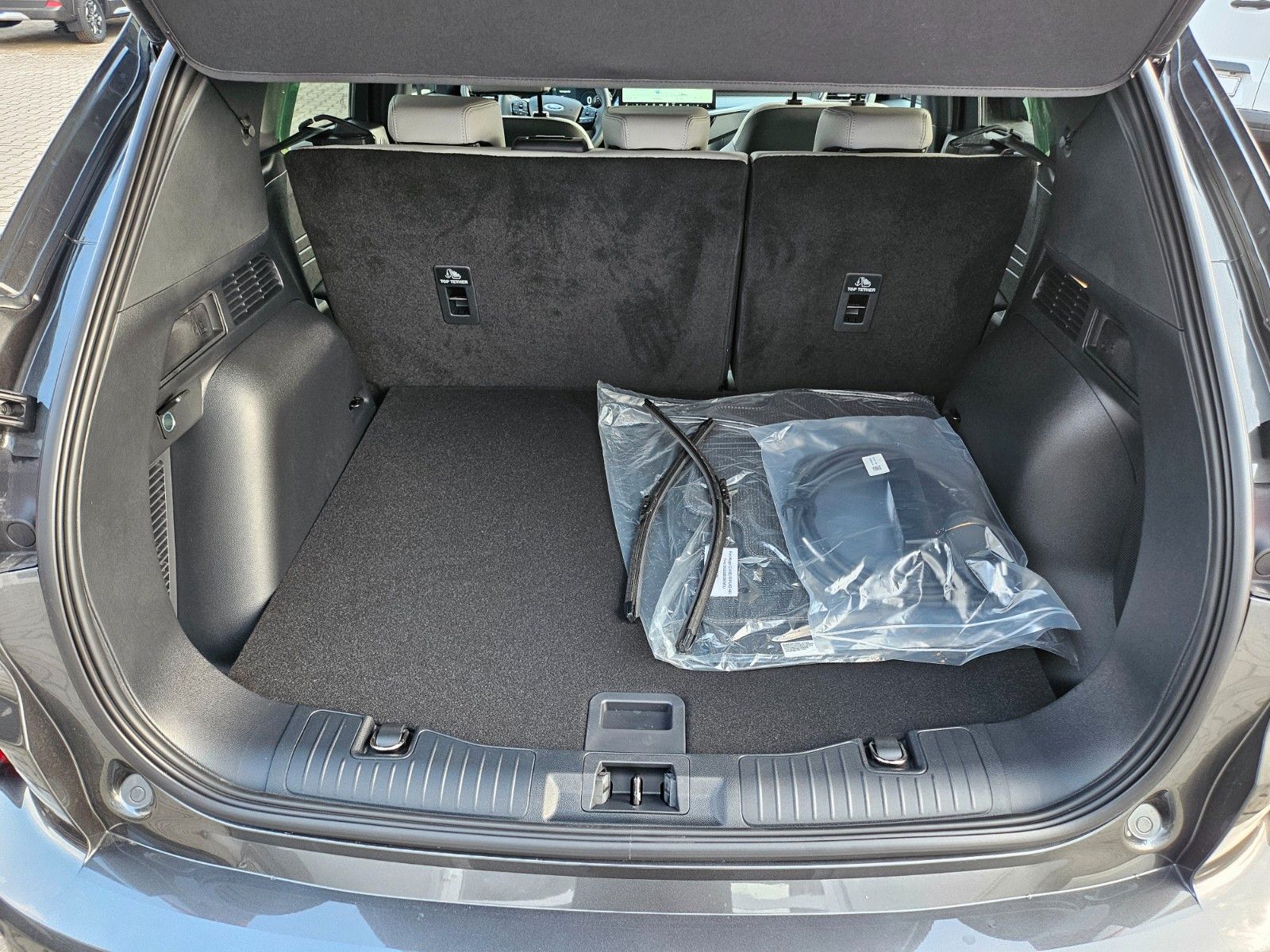 Fahrzeugabbildung Ford Kuga Plug-In Hybrid Sound Edition