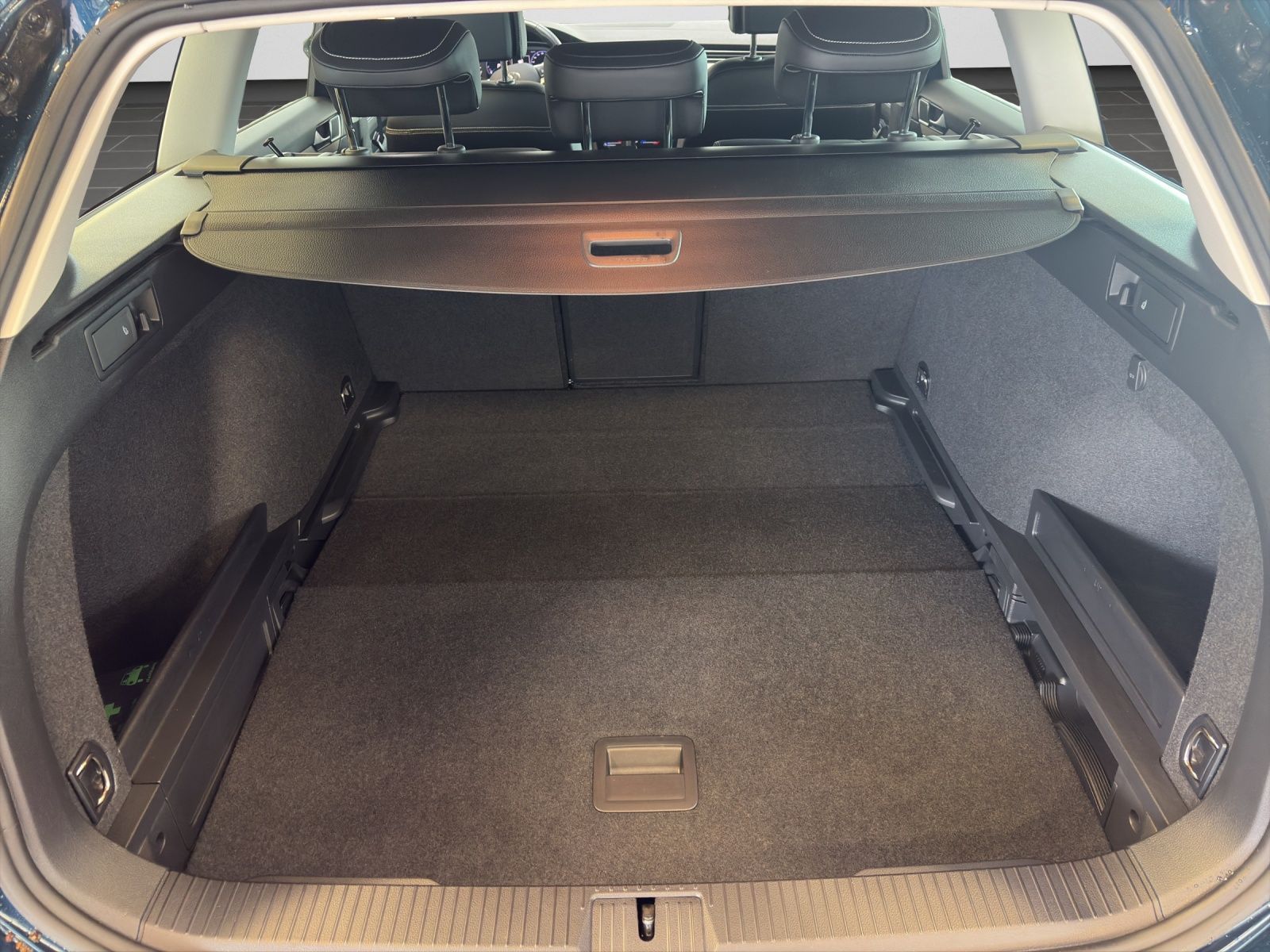 Volkswagen Passat Variant - Bild 16