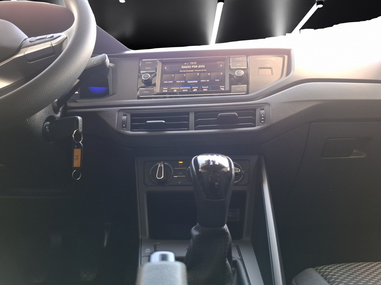Fahrzeugabbildung Volkswagen Polo 1.0 Basis LED Klima AID PDC SH