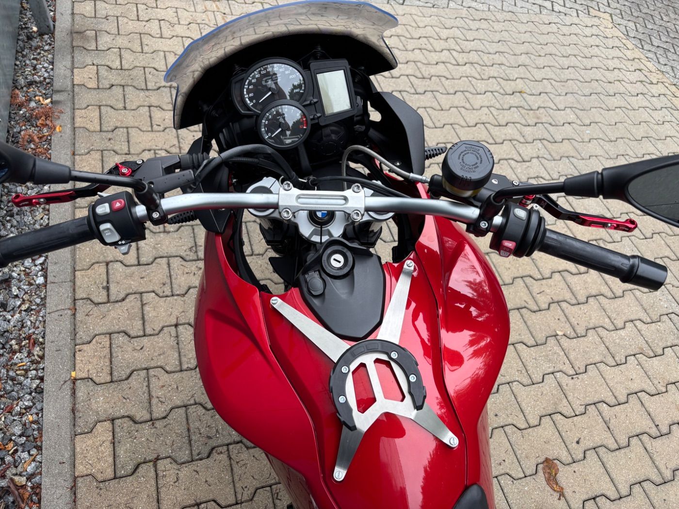 Fahrzeugabbildung BMW F 700 GS Tieferlegung LeoVince Endschalldämpfer