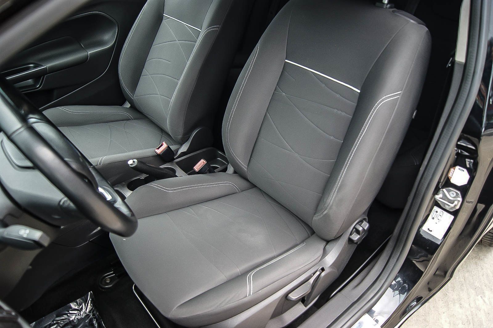 Fahrzeugabbildung Ford Fiesta 10 SYNC Edition SPORTFAHRWERK 17-ZOLL