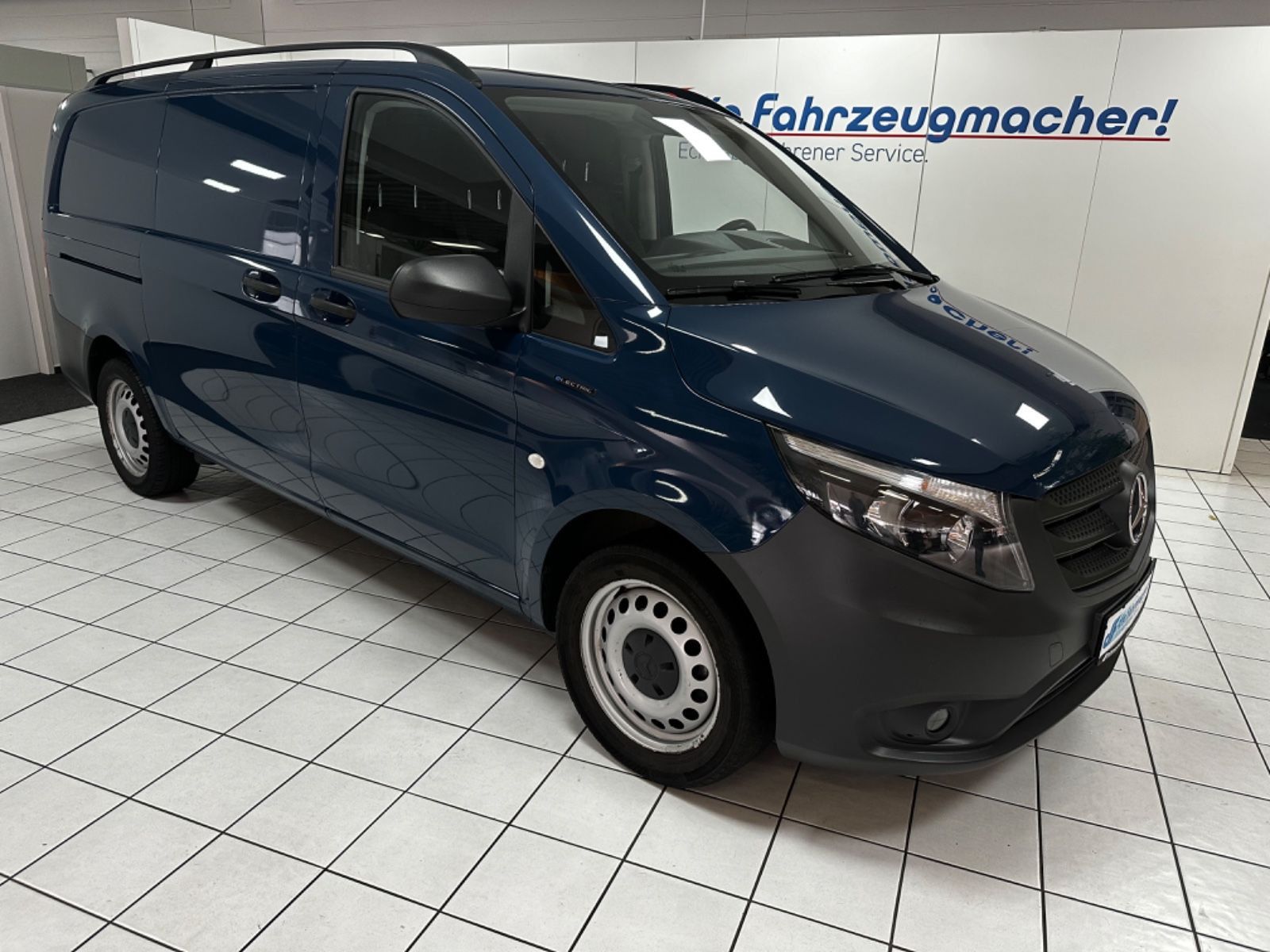 Fahrzeugabbildung Mercedes-Benz Vito Kasten eVito 111lang*Schiebetür.re.li.*PDC