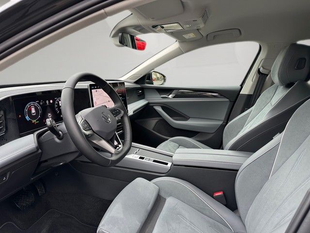 Fahrzeugabbildung Volkswagen Passat 1.5eTSI DSG Business LED+ACC+AHK+++