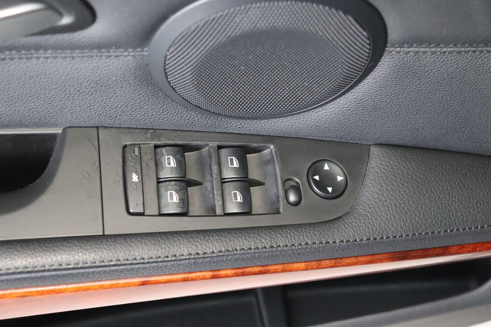 Fahrzeugabbildung BMW 320 i Touring M-Paket * Xenon * Leder * Sitzhzg.